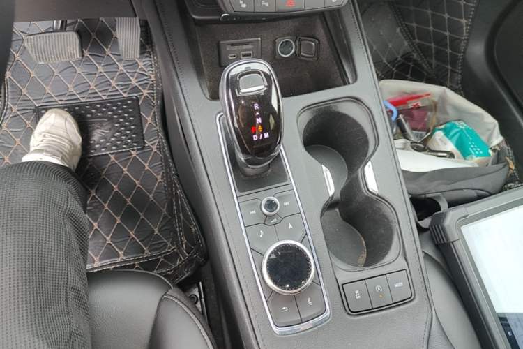 Used Cadillac XT4 2018 28T Two-Wheel Drive Leading Version Gear Lever