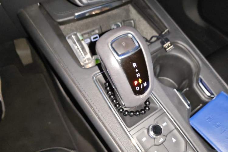 Used Cadillac XT4 2018 28T Two-Wheel Drive Leading Version Gear Lever