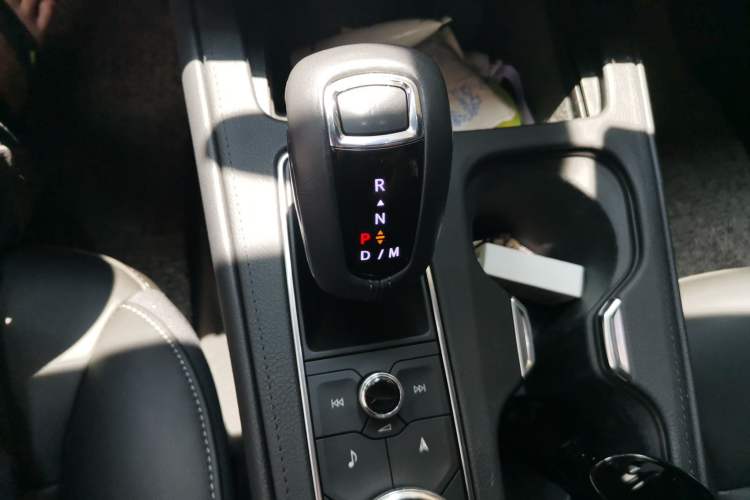 Used Cadillac XT4 2018 28T Two-Wheel Drive Leading Version Gear Lever