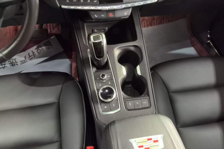 Used Cadillac XT4 2018 28T Two-Wheel Drive Leading Version Gear Lever