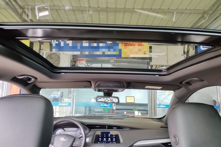 Used Cadillac XT4 2018 28T Two-Wheel-Drive Luxury Model Headliner