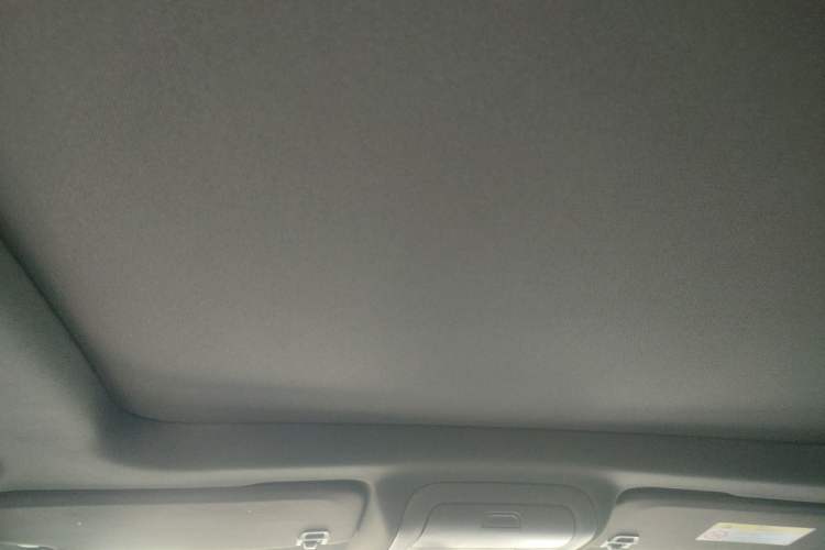 Used Cadillac XT4 2018 28T Two-Wheel Drive Tech Version Headliner