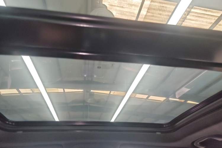 Used Cadillac XT4 2018 28T Two-Wheel Drive Leading Version Headliner
