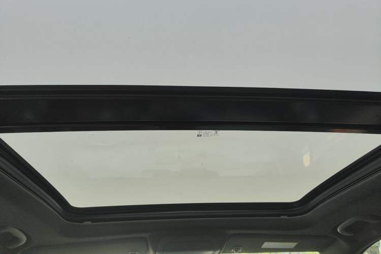 Used Cadillac XT4 2018 28T Two-Wheel Drive Leading Version Headliner