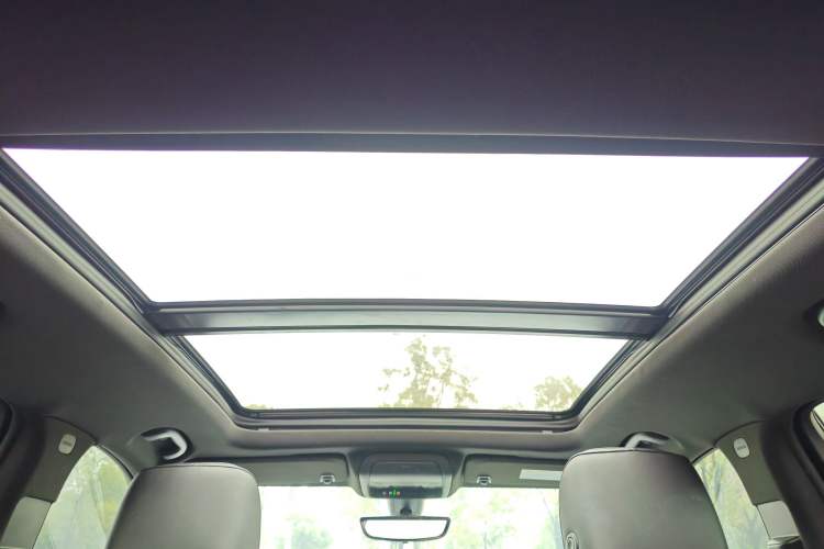 Used Cadillac XT4 2018 28T Two-Wheel Drive Leading Version Headliner