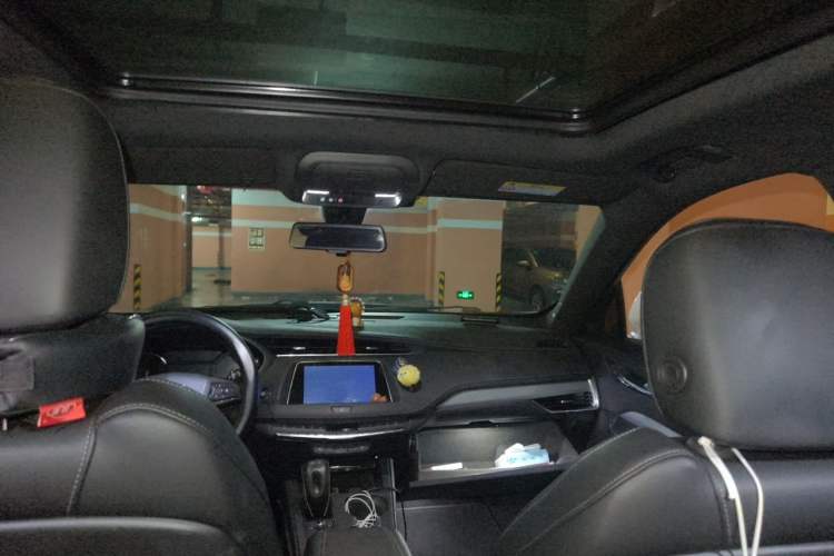 Used Cadillac XT4 2018 28T Two-Wheel Drive Leading Version Headliner