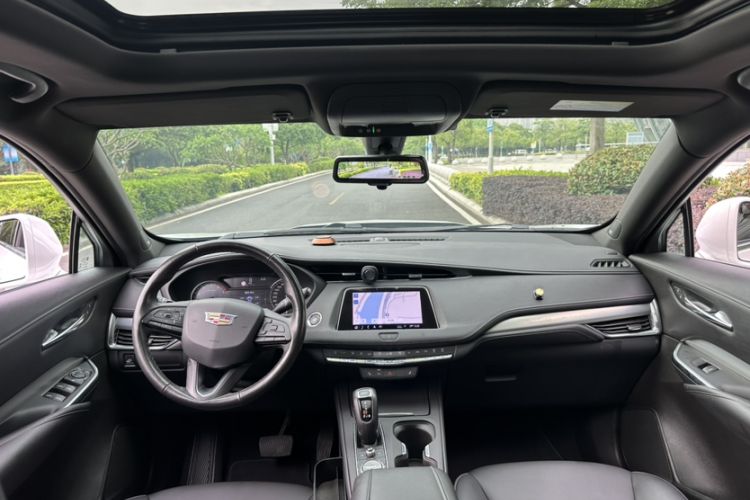 Used Cadillac XT4 2018 28T Two-Wheel Drive Leading Version Headliner