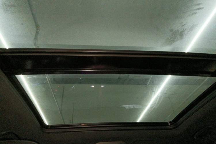 Used Cadillac XT4 2018 28T Two-Wheel Drive Leading Version Headliner