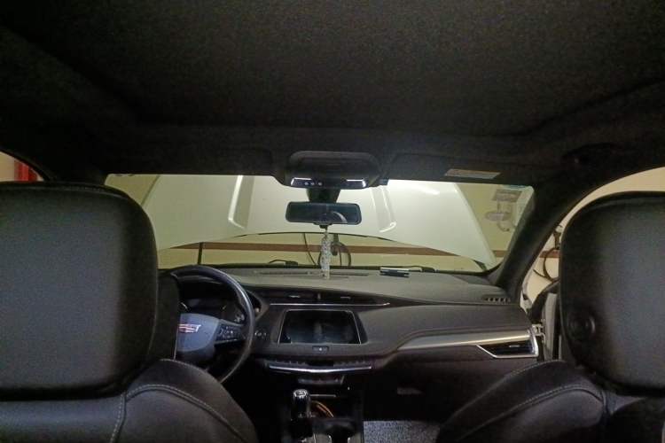 Used Cadillac XT4 2018 28T Two-Wheel-Drive Luxury Model Headliner