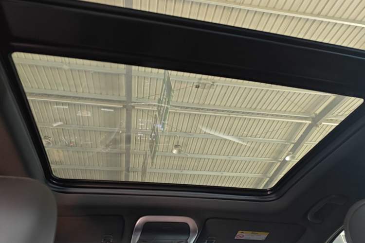 Used Cadillac XT4 2018 28T Two-Wheel Drive Leading Version Headliner