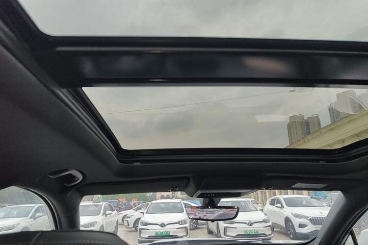 Used Cadillac XT4 2018 28T Two-Wheel Drive Leading Version Headliner