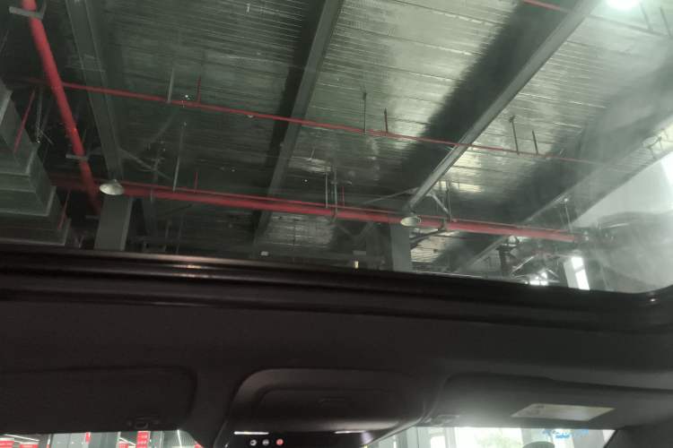 Used Cadillac XT4 2018 28T Two-Wheel Drive Tech Version Headliner