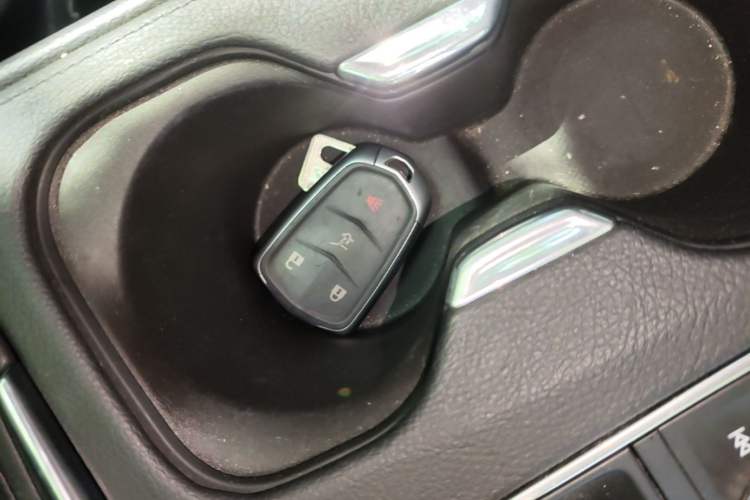 Used Cadillac XT4 2018 28T Two-Wheel Drive Leading Version Interior 1