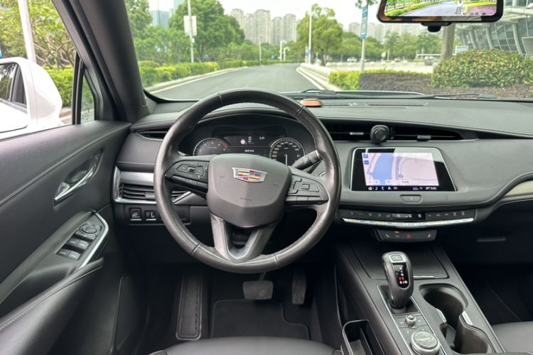 Used Cadillac XT4 2018 28T Two-Wheel Drive Leading Version Interior 1