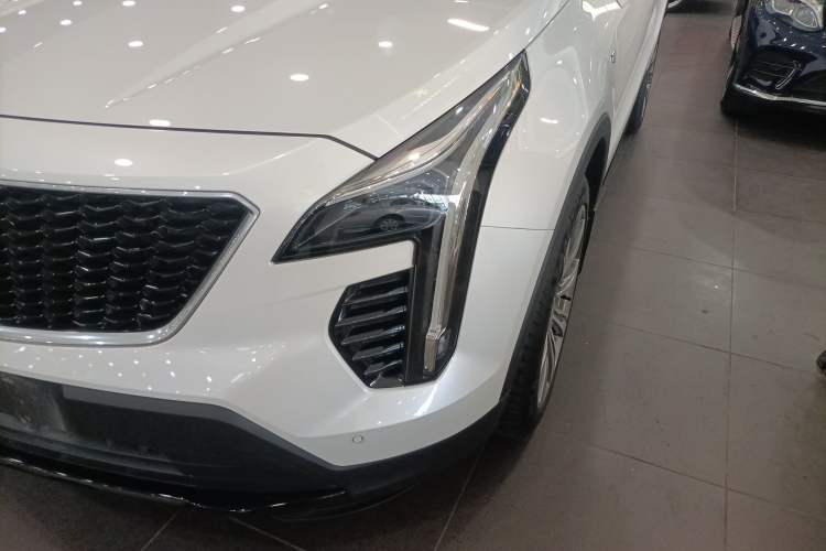 Used Cadillac XT4 2018 28T 4x4 Platinum Sport Edition Left Front Headlight