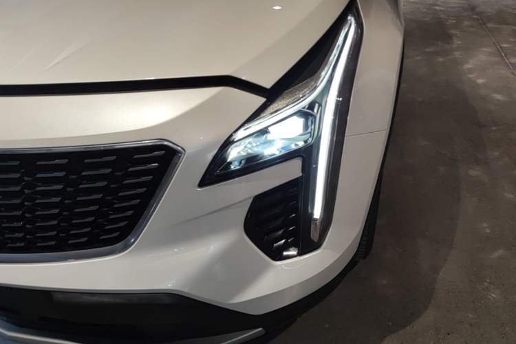 Used Cadillac XT4 2018 28T Two-Wheel Drive Leading Version Left Front Headlight