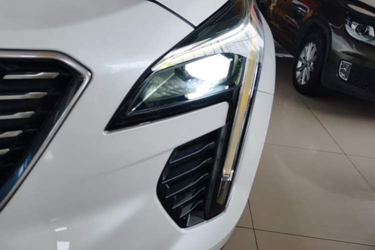 Used Cadillac XT4 2018 28T Two-Wheel Drive Leading Version Left Front Headlight