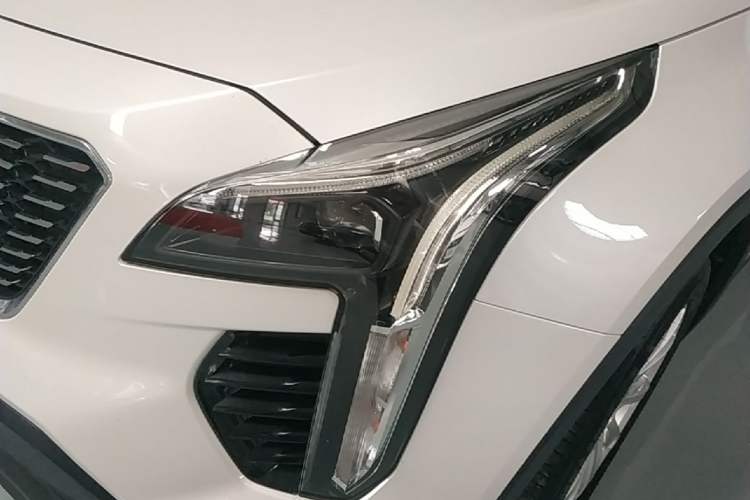Used Cadillac XT4 2018 28T Two-Wheel Drive Tech Version Left Front Headlight