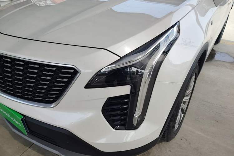 Used Cadillac XT4 2018 28T Two-Wheel-Drive Luxury Model Left Front Headlight