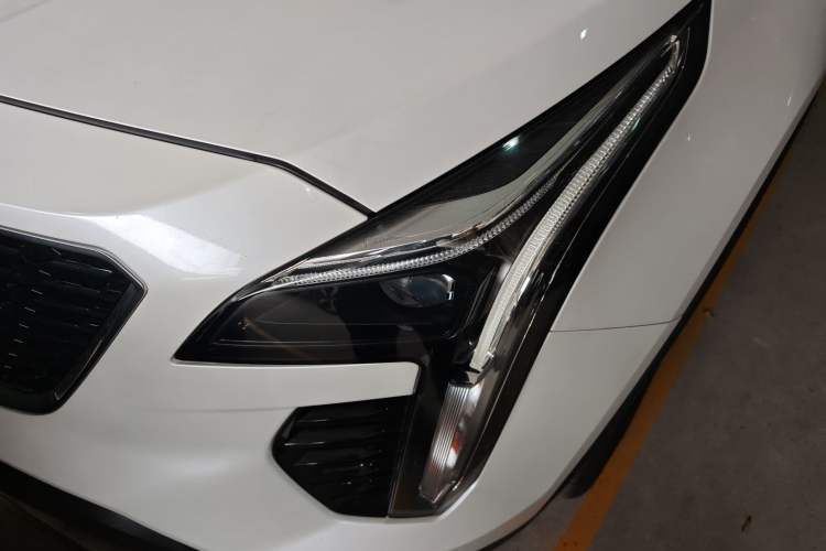 Used Cadillac XT4 2018 28T Two-Wheel Drive Tech Version Left Front Headlight