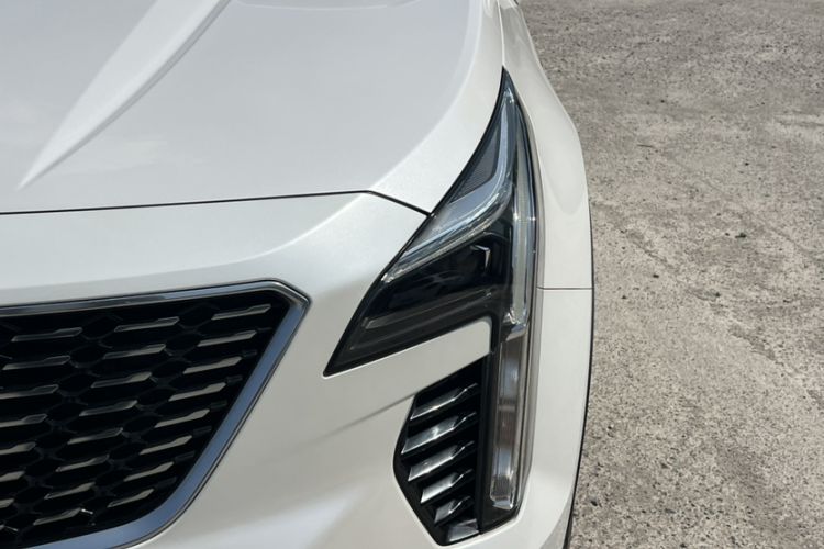 Used Cadillac XT4 2018 28T Two-Wheel Drive Tech Version Left Front Headlight
