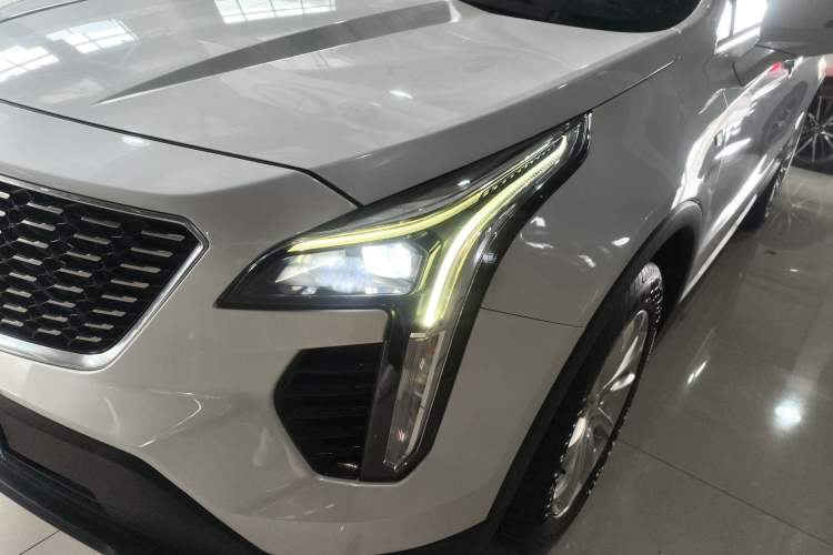 Used Cadillac XT4 2018 28T Two-Wheel Drive Tech Version Left Front Headlight