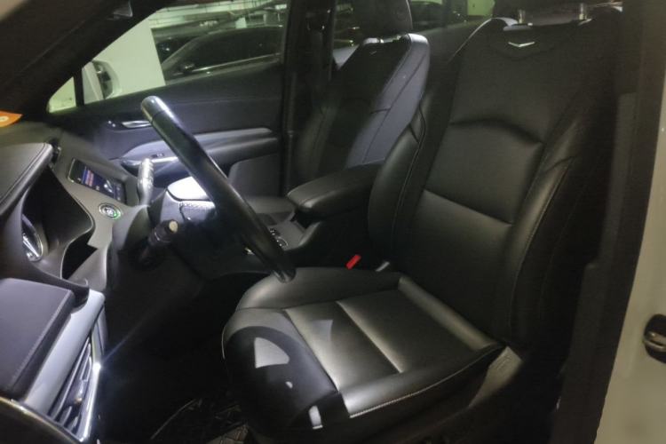 Used Cadillac XT4 2018 28T Two-Wheel-Drive Luxury Model Left Front Seat