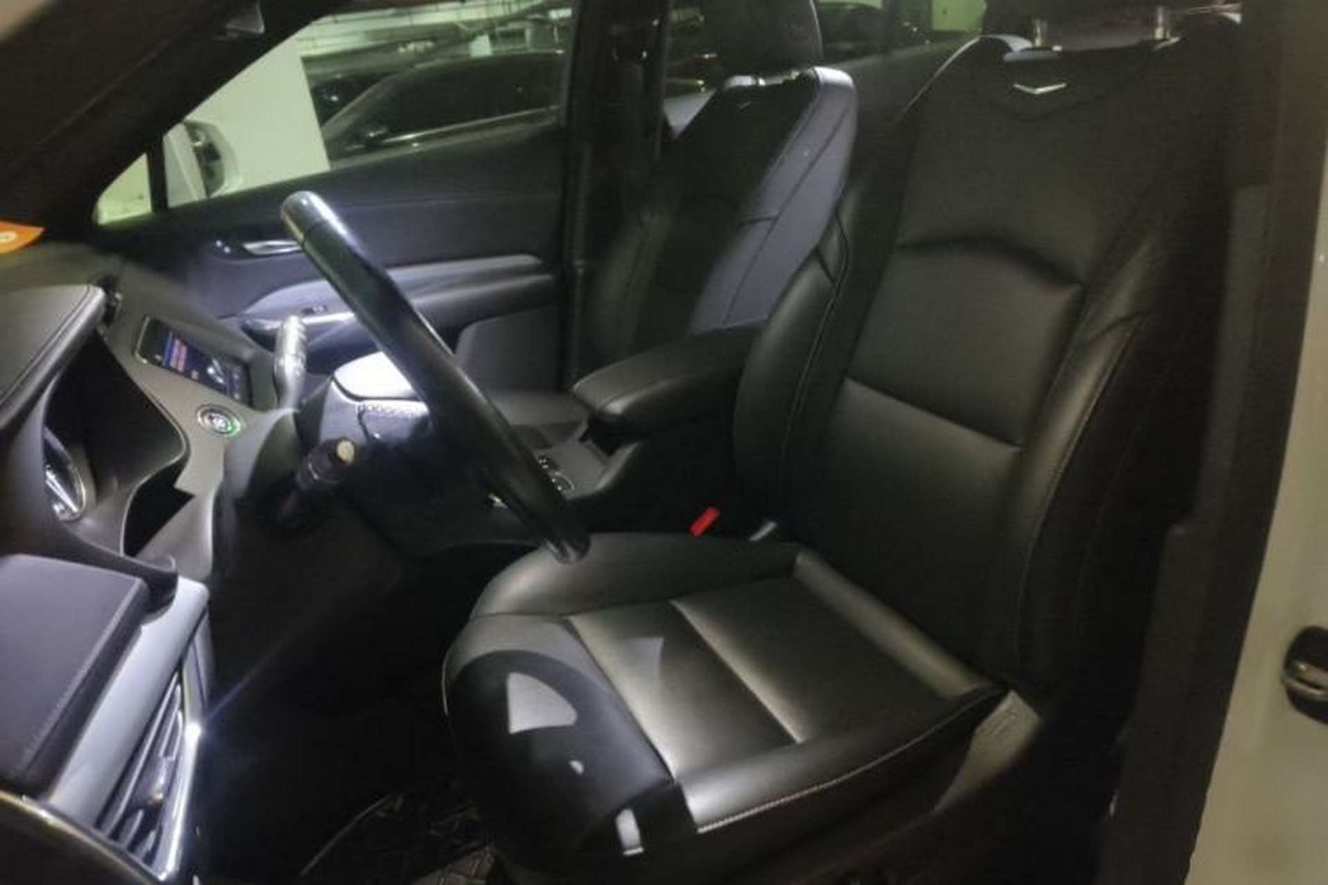 Used Cadillac XT4 2018 28T Two-Wheel-Drive Luxury Model Left Front Seat