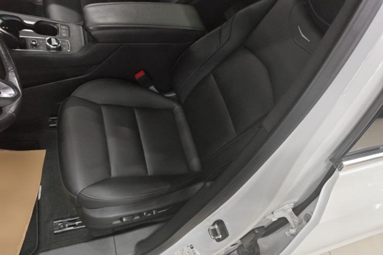 Used Cadillac XT4 2018 28T Two-Wheel Drive Leading Version Left Front Seat