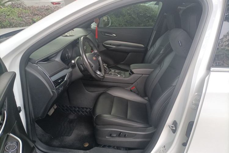 Used Cadillac XT4 2018 28T Two-Wheel-Drive Luxury Model Left Front Seat
