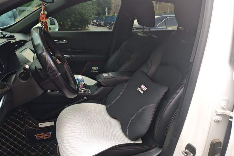 Used Cadillac XT4 2018 28T Two-Wheel Drive Luxury Sport Model Left Front Seat