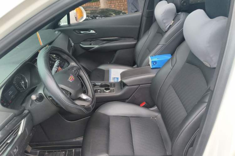 Used Cadillac XT4 2018 28T Two-Wheel Drive Tech Version Left Front Seat