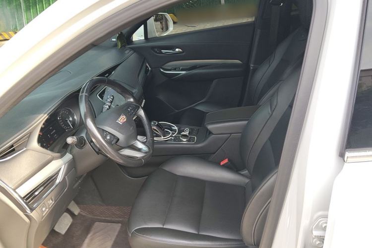 Used Cadillac XT4 2018 28T Two-Wheel Drive Leading Version Left Front Seat