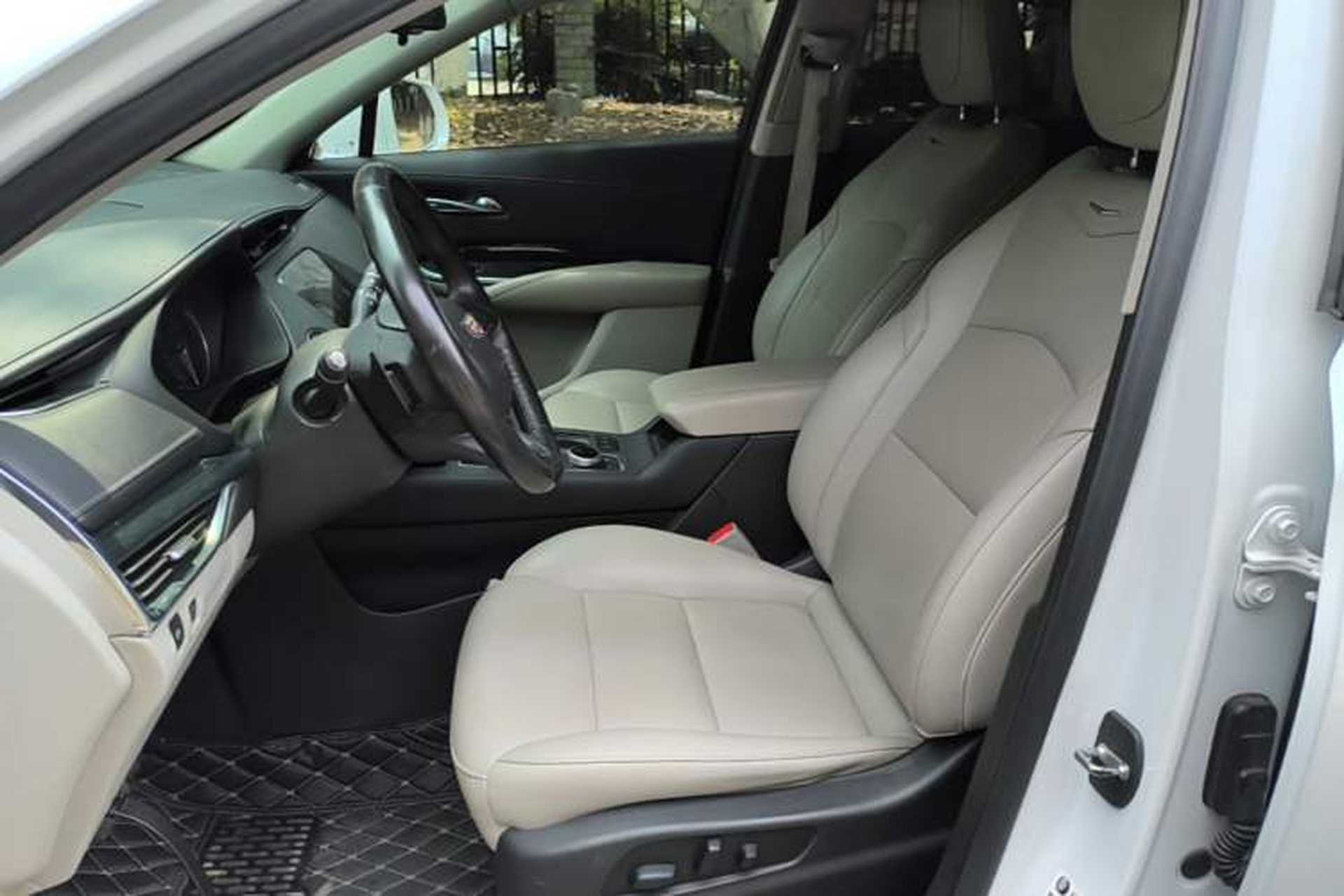 Used Cadillac XT4 2018 28T Two-Wheel-Drive Luxury Model Left Front Seat