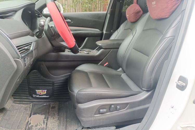 Used Cadillac XT4 2018 28T Two-Wheel-Drive Luxury Model Left Front Seat