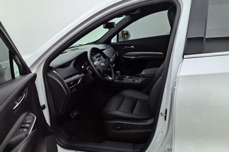Used Cadillac XT4 2018 28T Two-Wheel-Drive Luxury Model Left Front Seat