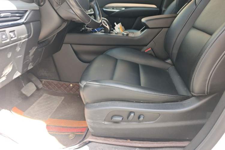Used Cadillac XT4 2018 28T Two-Wheel Drive Leading Version Left Front Seat