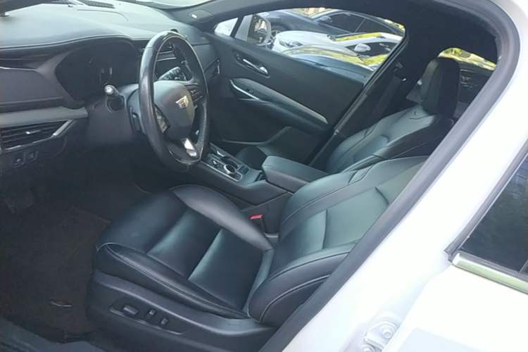 Used Cadillac XT4 2018 28T Four-Wheel Drive Leading Model Left Front Seat