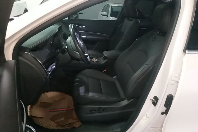 Used Cadillac XT4 2018 28T Two-Wheel Drive Tech Version Left Front Seat