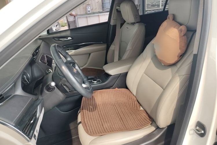 Used Cadillac XT4 2018 28T Two-Wheel-Drive Luxury Model Left Front Seat
