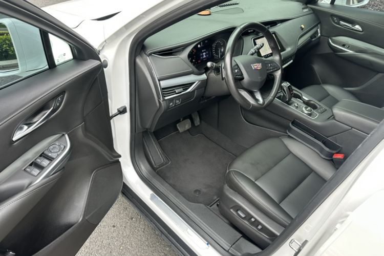 Used Cadillac XT4 2018 28T Two-Wheel Drive Leading Version Left Front Seat