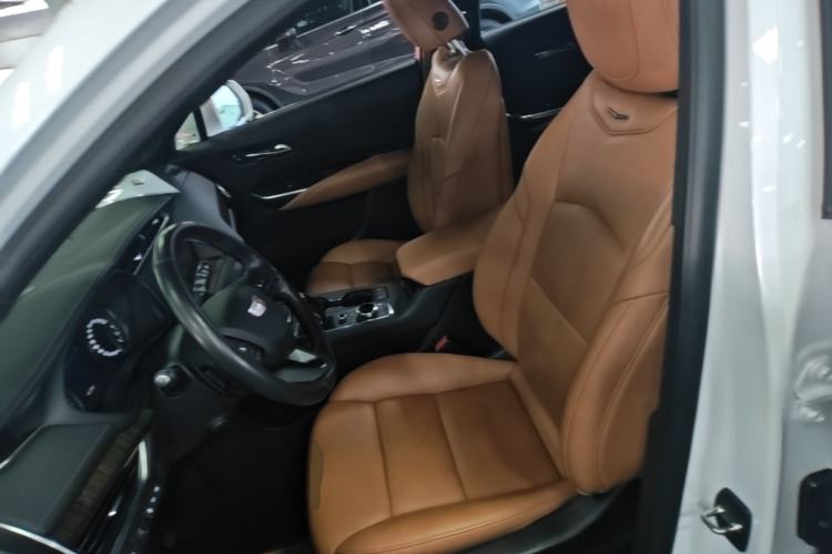 Used Cadillac XT4 2018 28T 4x4 Platinum Edition Left Front Seat