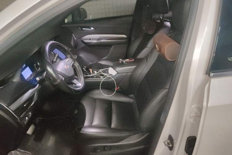 Used Cadillac XT4 2018 28T Two-Wheel-Drive Luxury Model Left Front Seat