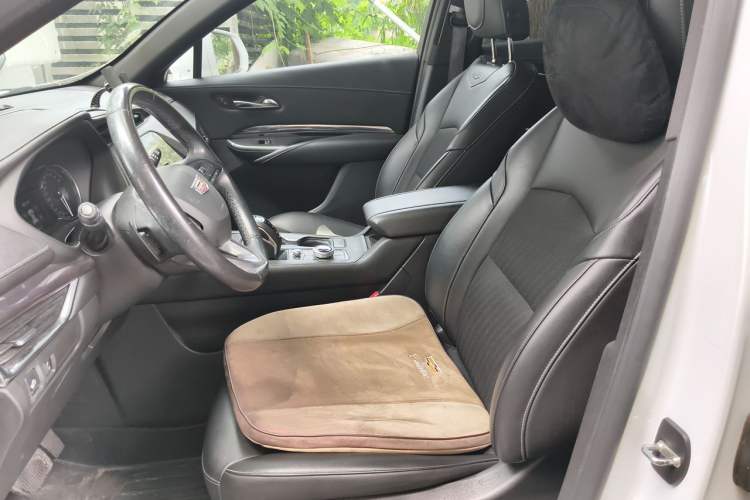 Used Cadillac XT4 2018 28T Two-Wheel Drive Tech Version Left Front Seat