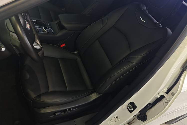 Used Cadillac XT4 2018 28T Two-Wheel Drive Leading Version Left Front Seat