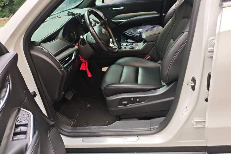 Used Cadillac XT4 2018 28T Two-Wheel-Drive Luxury Model Left Front Seat