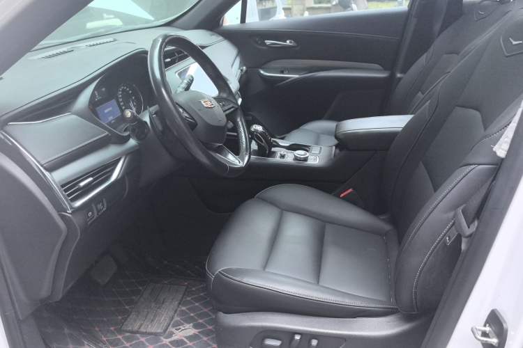 Used Cadillac XT4 2018 28T Two-Wheel-Drive Luxury Model Left Front Seat