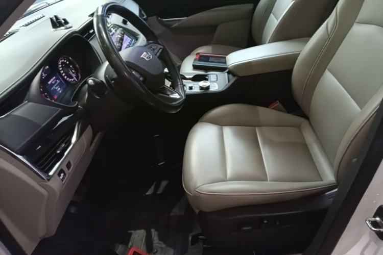 Used Cadillac XT4 2018 28T Two-Wheel-Drive Luxury Model Left Front Seat