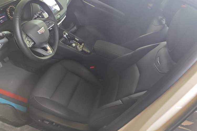 Used Cadillac XT4 2018 28T Two-Wheel Drive Leading Version Left Front Seat