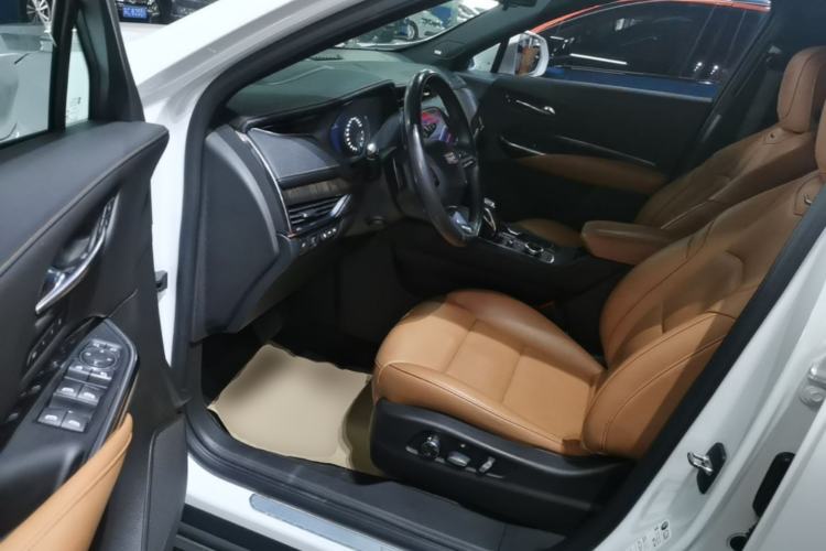 Used Cadillac XT4 2018 28T 4x4 Platinum Edition Left Front Seat